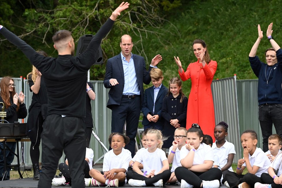 Kate a William s dětmi na návštěvě v Cardiffu