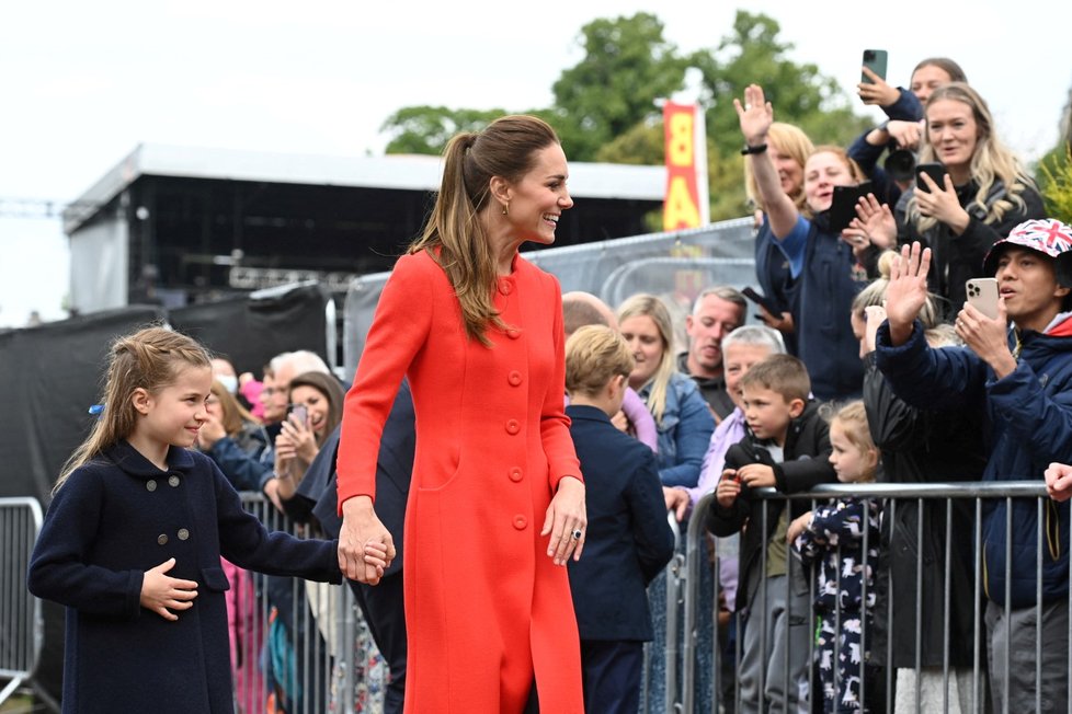 Kate a William s dětmi na návštěvě v Cardiffu