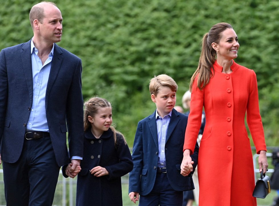 Kate a William s dětmi na návštěvě v Cardiffu