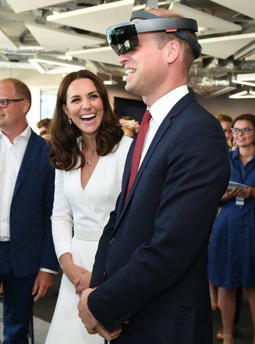 Pohled na svého muže Kate rozesmál