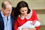 Vévodkyně Kate a princ William poprvé ukázali jejich třetího potomka, novorozeného prince.