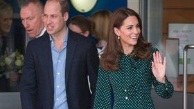 Kate a William navštívili dětskou nemocnici v Londýně.