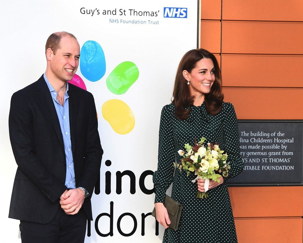 Kate a William navštívili dětskou nemocnici v Londýně