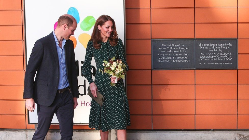 Kate a princ William navštívili dětskou nemocnici v Londýně