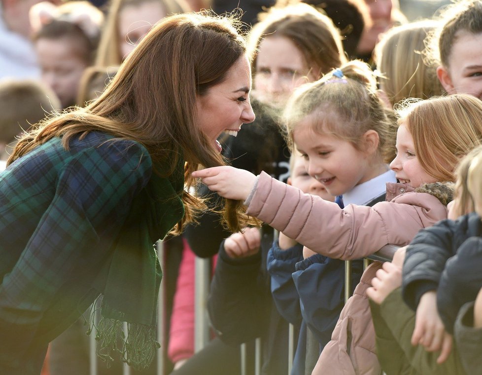 První letošní oficiální návštěva vévodkyně Kate a prince Williama vedla do mrazivého Skotska, kam přijeli podpořit nové muzeum!