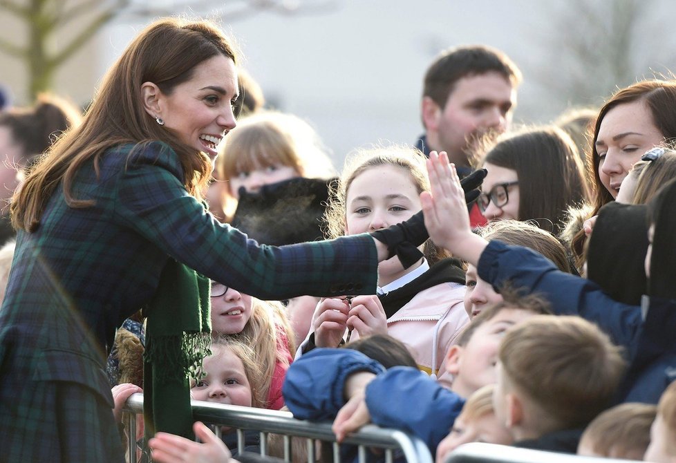 První letošní oficiální návštěva vévodkyně Kate a prince Williama vedla do mrazivého Skotska, kam přijeli podpořit nové muzeum!