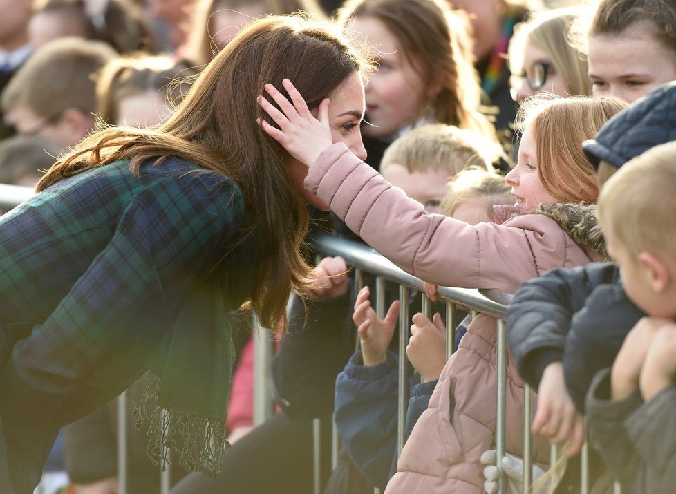 První letošní oficiální návštěva vévodkyně Kate a prince Williama vedla do mrazivého Skotska, kam přijeli podpořit nové muzeum!