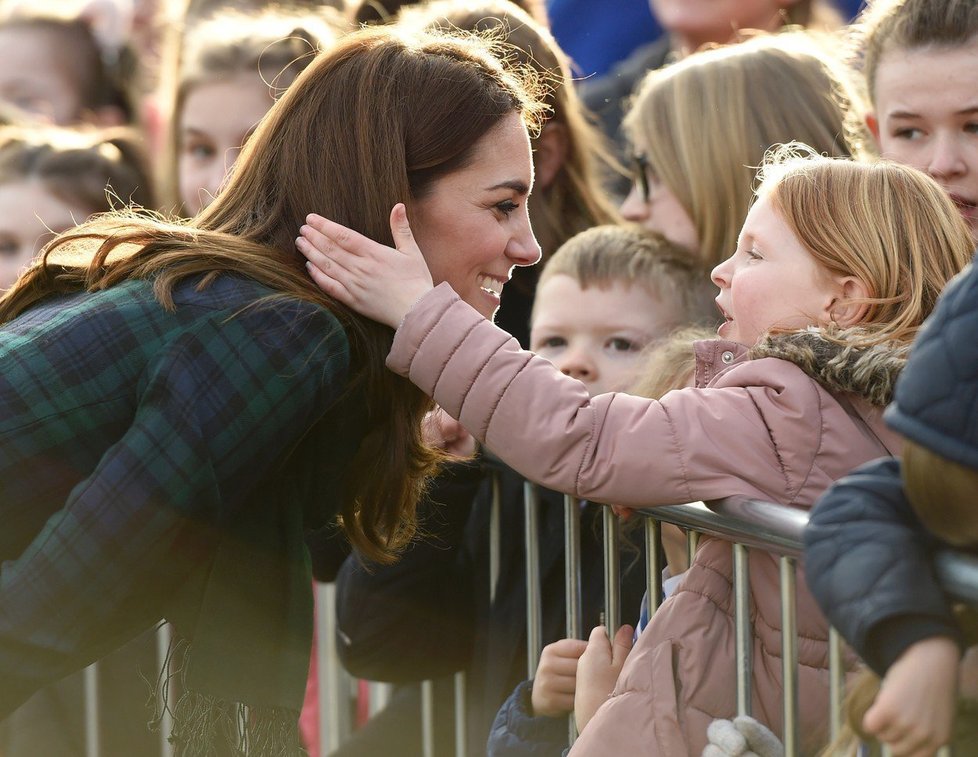 První letošní oficiální návštěva vévodkyně Kate a prince Williama vedla do mrazivého Skotska, kam přijeli podpořit nové muzeum!