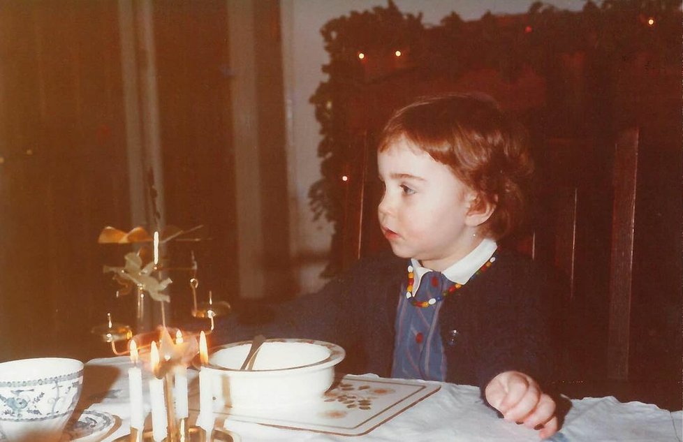 Maličká Kate Middletonová na Vánoce 1983