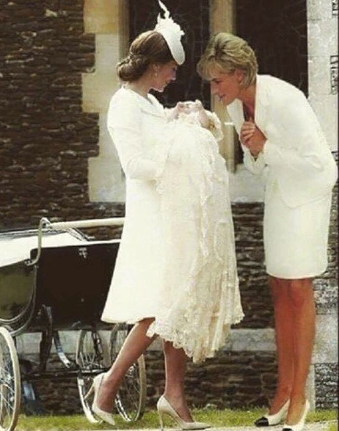 Fotomontáž princezny Diany a Kate Middleton