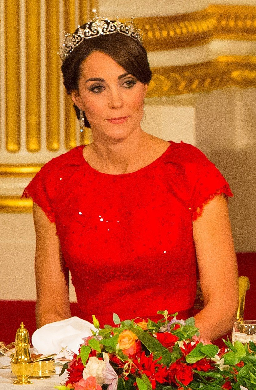 Kate na banketu v Buckinghamském paláci