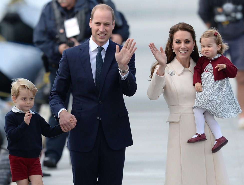 Vévodkyně s princem Williamem a jejich rozkošnými dětmi Georgem a Charlotte