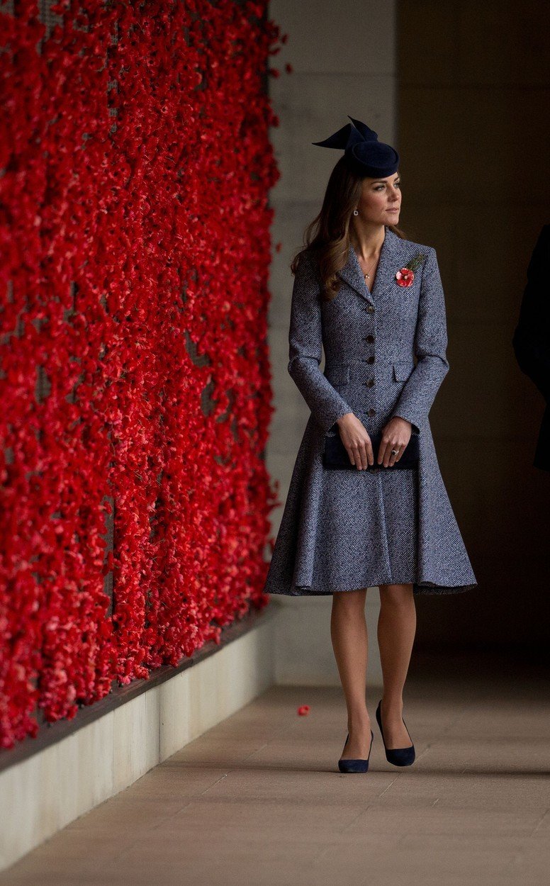 Vévodkyně Kate v kabátu v roce 2014.