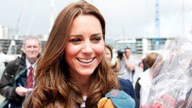 Kate Middleton je krásná a upravená a přitom si s "poučkami krásy" hlavu rozhodně neláme.