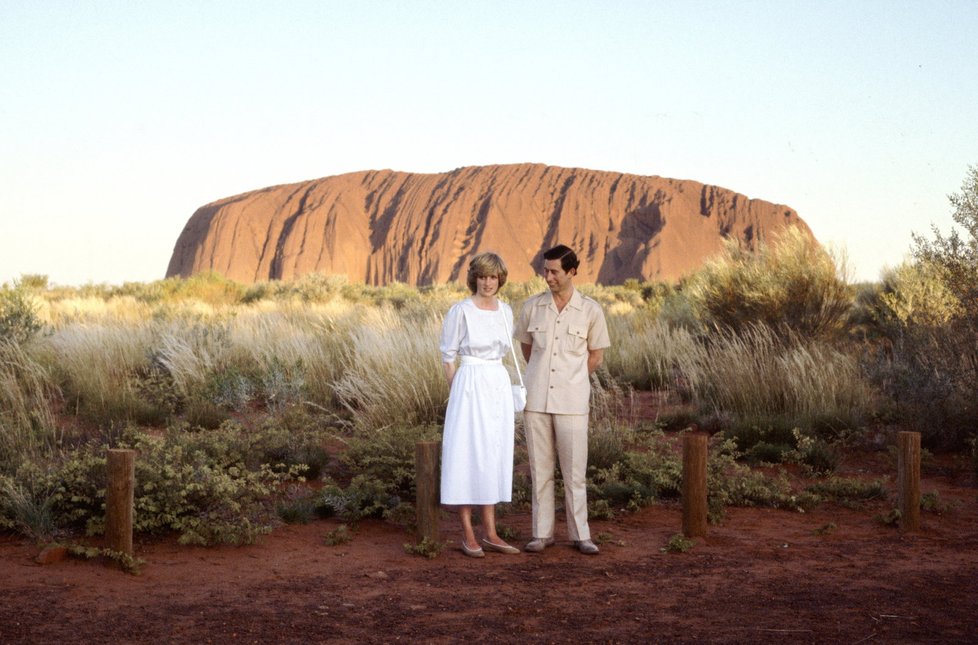 Princ Charles a Diana u Uluru