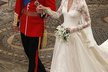 Svatební foto z minulého pátku. Kate Middleton si před zraky dvou miliard lidí bere za muže korunního prince Williama a stává se vévodkyní z Cambridge.