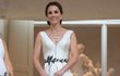 Kate Middleton vzdává hold návrhářům zemí, které navštíví