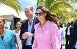 Kate Middleton během turné po Karibiku