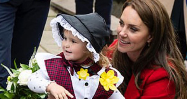 Kate Middleton s velšským děvčátkem