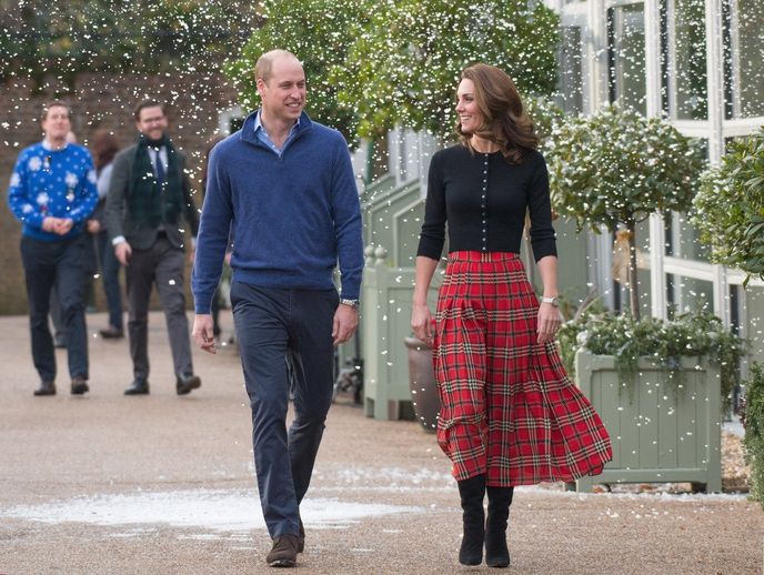 Princ William a vévodkyně Kate pořádali v Kensingtonském paláci vánoční večírek