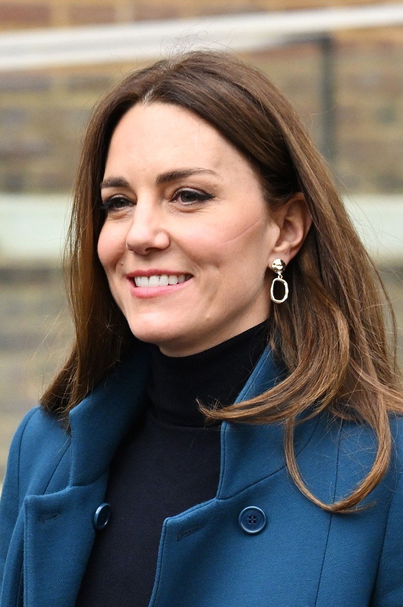 Kate Middleton se ukázala ve společnosti s náušnicemi za 7 liber.