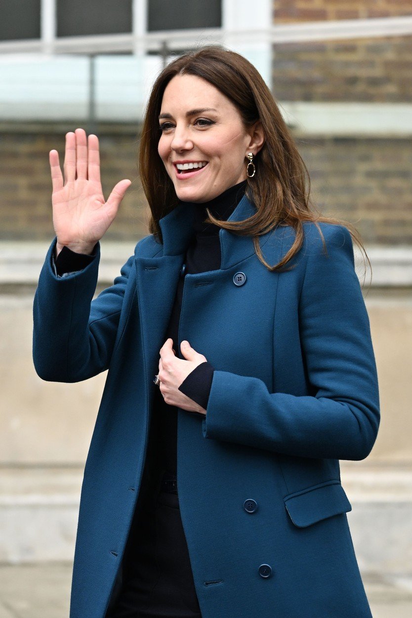 Kate Middletonová se ukázala ve společnosti s náušnicemi za 7 liber.