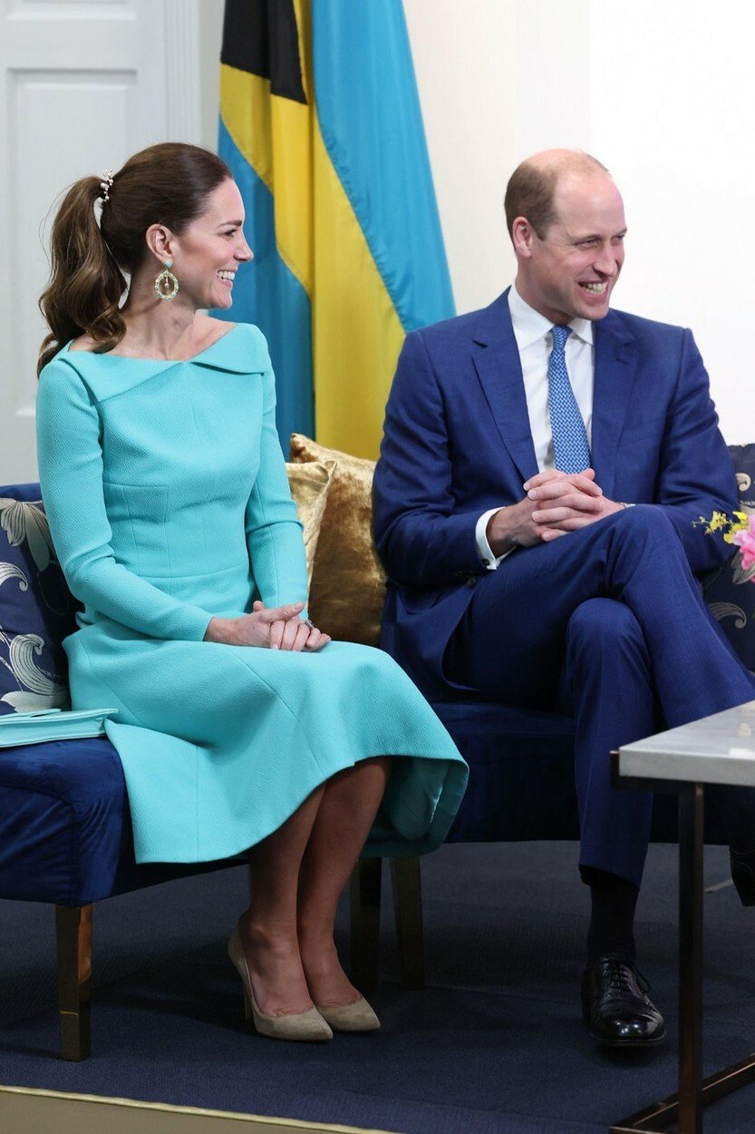 Kate Middleton během turné po Karibiku