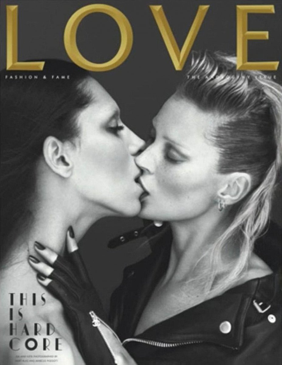 Modelka Kate Moss se objeví na titulce časopisu &#34;Love,&#34; kde se líbá s transexuální modelkou Leou T.