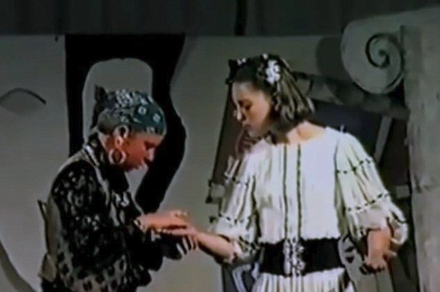 Kate při divadelní hře v roce 1995
