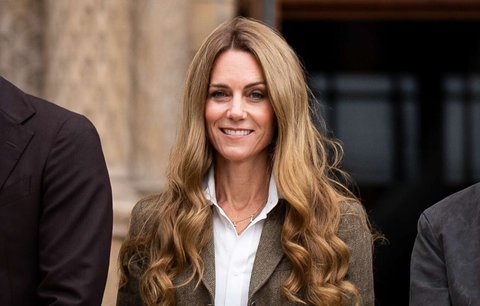 Z princezny Kate je téměř blondýnka! Připomeňte si, jak se měnil její ikonický účes v průběhu let