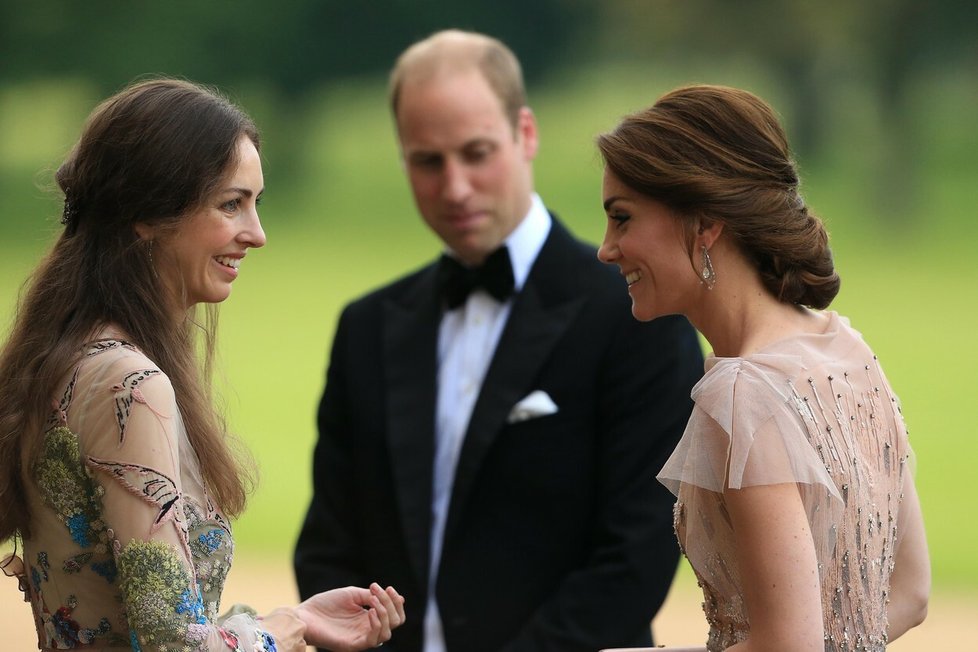 Princezna Kate se Sarah Rose Hanburyovou na letní nadační akci v roce 2016.