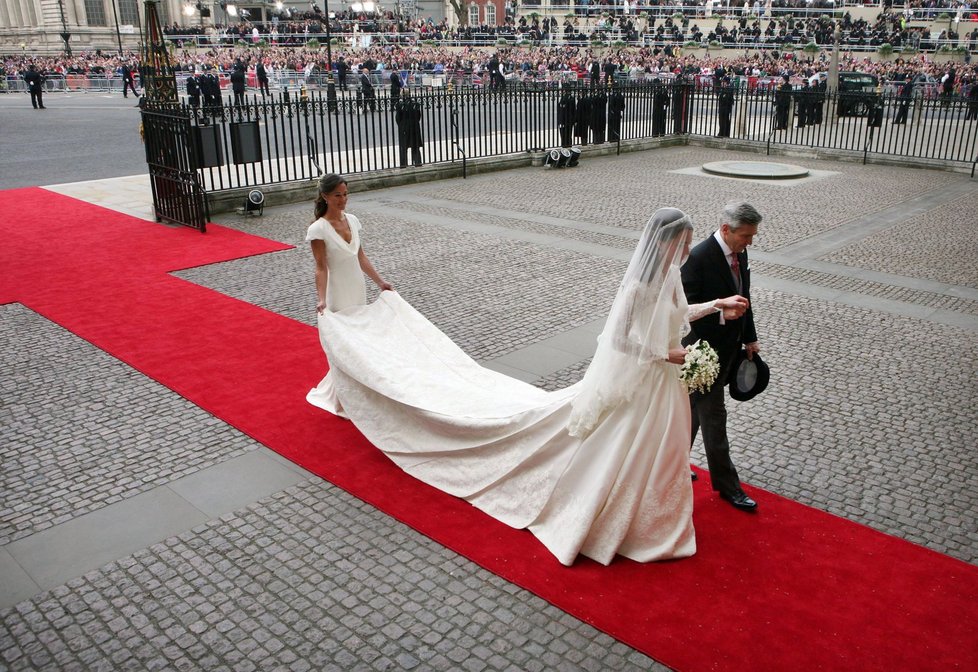 Svatební šaty Kate byly hodně obdivovány