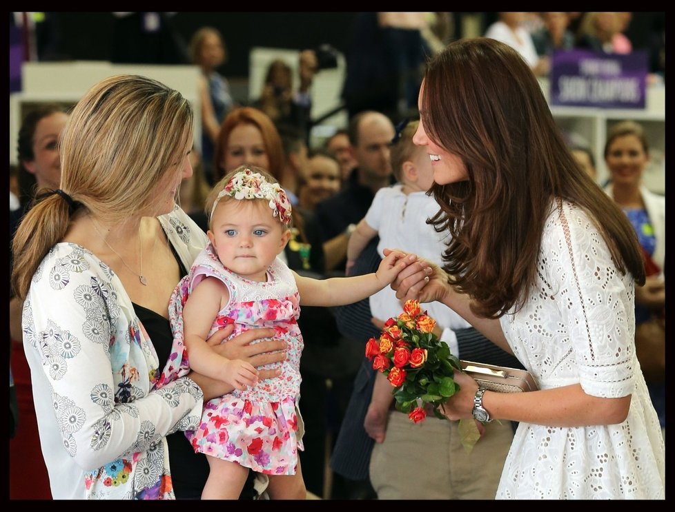 Kate ani po týdnu intenzivní cesty po Novém Zélandu a Austrálii neztrácí z tváře úsměv