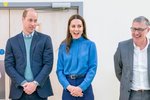 Kate a William při návštěvě školy s Paulem Carberrym