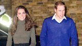 Štíhlounká Kate učarovala v pleteném roláku, princ William vtipkoval