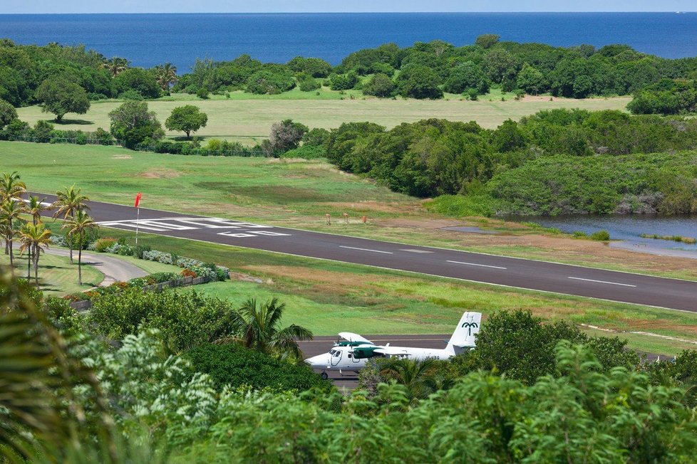 Ostrov Mustique, kam se na dovolenou vypravili William a Kate s rodinou