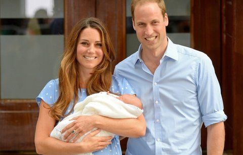 Královský porod: Mýlili se jasnovidci i sázkové kanceláře, Kate přenáší