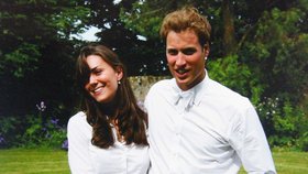 Kate a William při promoci na univerzitě St Andrews v roce 2005