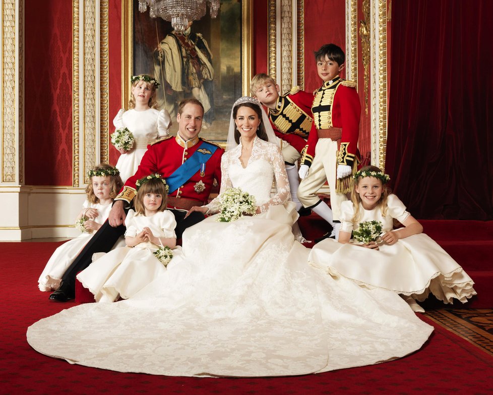 Společná královská svatební fotka
