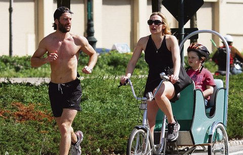 Kate Winslet s novým milencem: Pohni kostrou, nebo tě vyměním!