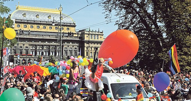 Barevný pochod v Praze