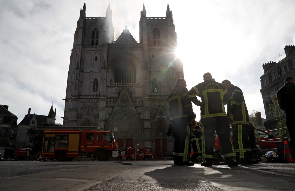 V západofrancouzském Nantes hořela gotická katedrála z přelomu 15. a 16. století