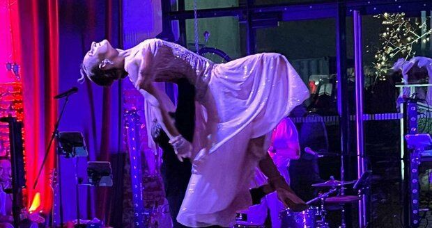 Kateřina Bartuněk Hrstková y Vavřinec Hradílek en el baile parroquial en Radotín Kateřina Bartuněk Hrstková y Vavřinec Hradílek en el baile parroquial en Radotín