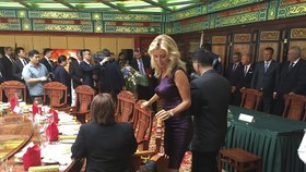 Kateřina Brožová na slavnostním obědě s prezidentem a podnikateli v Šanghaji