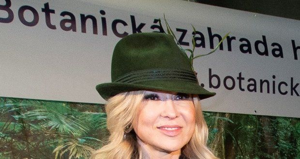 Kateřina Kaira Hrachovcová v Botanické zahradě