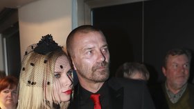 Kateřina Kristelová s milencem Tomášem Řepkou na retro výstavě.