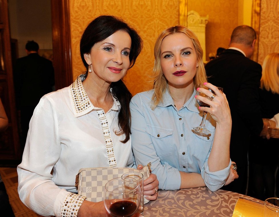 Moderátorka Kateřina Kristelová s maminkou