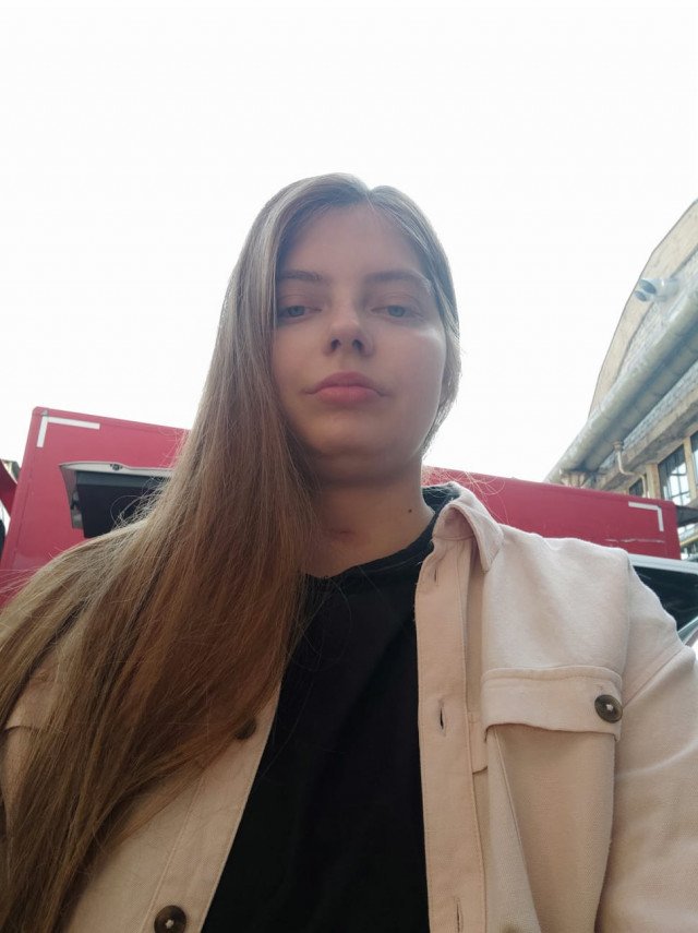 Kateřina Sasáková (19) trpí vzácným onemocněním kloubů a také svalů. Přesto život bere s úsměvem a snaží se užít každý den.