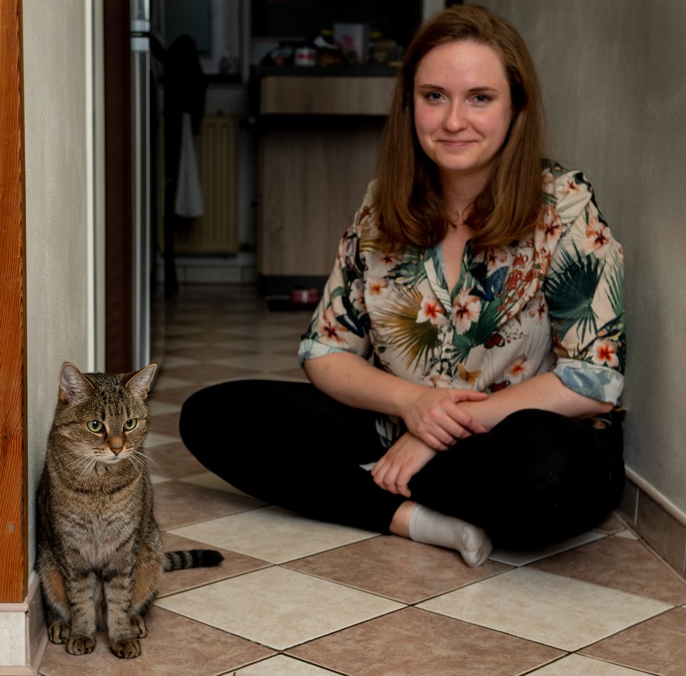 Hodně koček bylo po tornádu ve stresu. A tak založila krizovou linku, kde se snažila majitelům kočiček pomoci.