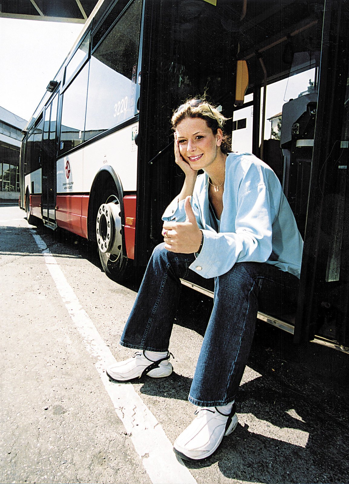 Řidičák na autobus si udělala Stočesová v roce 2002.